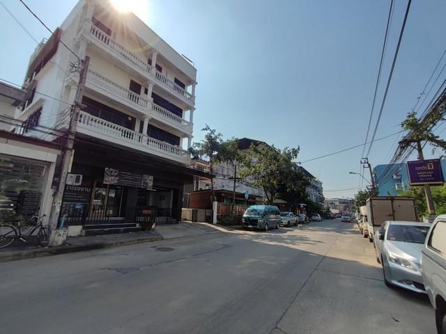 ให้เช่าสำนักงาน 4.5 ชั้น 675 ตร.ม. Stand Alone ซอยอ่อนนุช 70-1 ใกล้พัฒนาการ