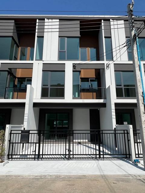 ให้เช่าทาวน์โฮม 3 ชั้น 145 ตร.ม. โครงการบ้านกลางเมือง รามคำแหง 174 สเตชั่น บ้านสภาพใหม่