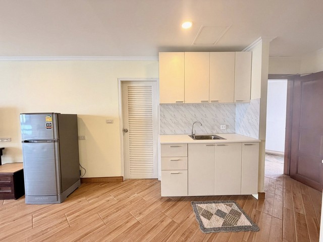 จอมเทียน พลาซ่า คอนโดเทล  ที่ตั้ง: ถนนจอมเทียน  เฟอร์นิเจอร์ครบครัน