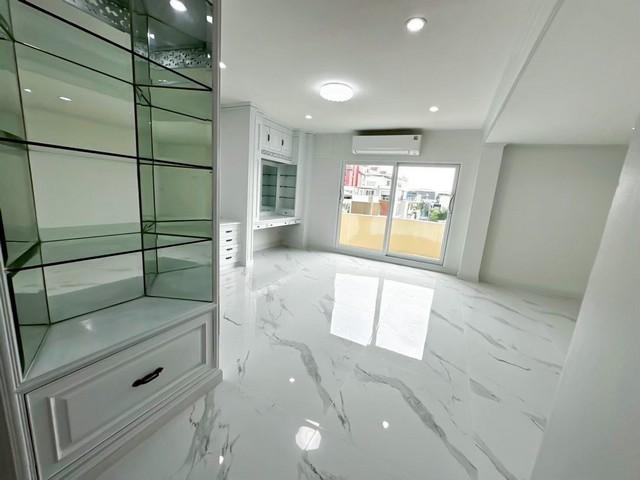 ให้เช่าบ้านเดี่ยว 5 ชั้น 450 ตร.ม. เย็นอากาศ เรสซิเดนท์ รีโนเวทใหม่ ใกล้ One Bangkok