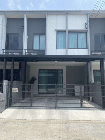 ขายทาวน์โฮม 2 ชั้น สไตล์โมเดิร์น โครงการพลีโน่บางนา-อ่อนนุช สมุทรปราการ ใกล้สนามบินสุวรรณภูมิ