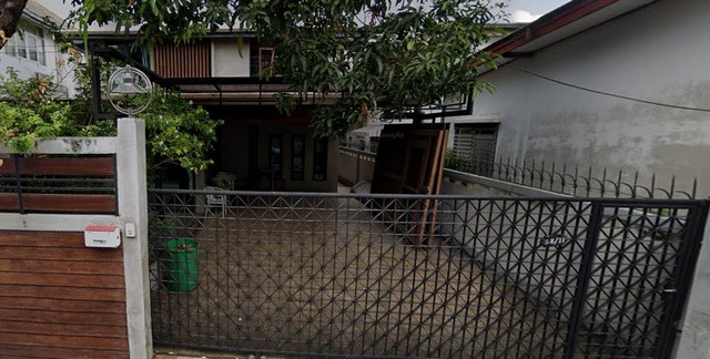 บ้าน บ้านเดี่ยว ลาดพร้าว 41 ขนาดเท่ากับ 61 ตารางวา 0 ngan 0 Rai 11000000 บ. ไม่ไกลจาก สามารถใช้ทางเข้าออกได้หลายเส้นทาง (รัชดา, ลาดพร้าว, ลาดพร้าว-วังหิน) และอยู่ห่างสถานีรถไฟฟ้าสายสีเหลือง ประมาณ 1 กม. NEW! กรุงเทพ