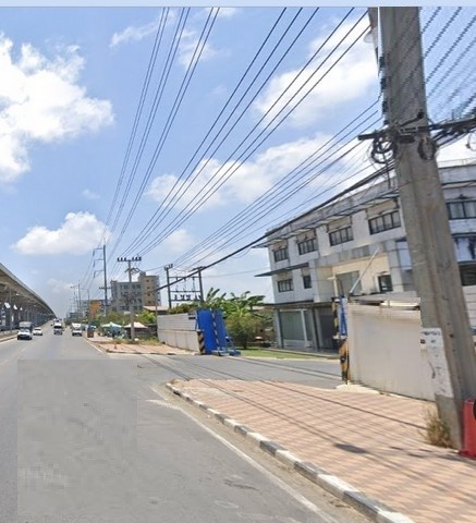 ให้เช่าโกดัง  ติดถนน พระราม 2 ที่ดิน 7 ไร่ 3 งาน 30 ตรว. โกดัง 2หลัง รวม 5,000 ตรม, ออฟฟิศ 3 ชั้น, บ้านพักคนงาน เครน 10 ตัว 