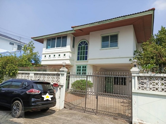 ให้เช่าบ้านเดี่ยว 2 ชั้นหลังใหญ่ 79 ตร.วา หลังมุม 4 ห้องนอน ลาดพร้าววังหิน 24 เฟอร์พร้อมอยู่