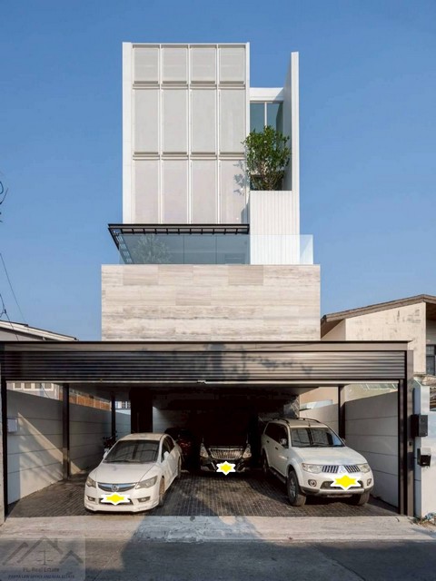 T26-629  ขาย บ้าน - กรุงเทพ ชั้นทั้งหมด 5 ชั้น ห้องนอน 3 ห้อง ห้องน้ำ 5 ห้อง