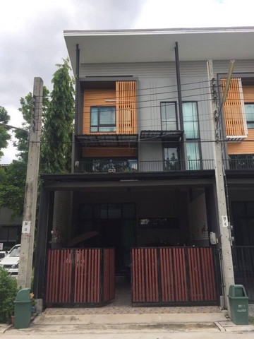 ให้เช่าทาวน์โฮม 3 ชั้น 3 ห้องนอน 3 ห้องน้ำ หมู่บ้านEco-Space เกษตร-นวมินทร์ ใกล้โรงเรียนเลิศล้า โรงเรียนนวมินทราชูทิศ