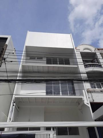 ให้เช่าทาวน์โฮม 3 ชั้น 25 ตร.ว. ย่านสุทธิสาร รัชดา ห้วยขวาง ใกล้ MRT สุทธิสาร