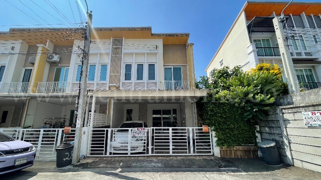 ทาวน์เฮ้าส์ โกลเด้น ซิตี้ ปิ่นเกล้า - จรัญสนิทวงศ์ หลังริม พร้อมเข้าอยู่