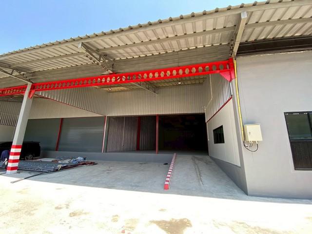 ให้เช่าโกดังยกสูง 540 ตร.ม. ถนนศรีนครินทร์-หนามแดง รถเทเลอร์เข้า-ออกได้