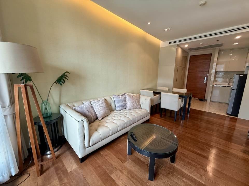 The Address Sukhumvit 28 Safe Convenient 10th Floor BTS PhromPhong