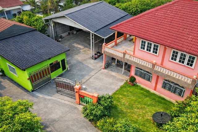 บ้านเดี่ยว 2ชั้น 6นอน 6น้ำ พร้อมโกดังโรงงานและลานจอดรถ  ถนนพุทธสาคร 255 ตร.ว. 500 ตร.ม. ตลาดอ้อมน้อย 1.4กม. 