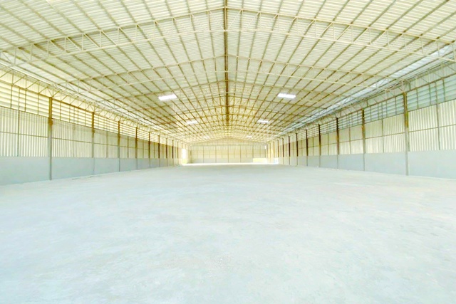 ให้เช่าโกดัง  2,000-8,000 ตร.ม. ใกล้ตลาดโพธิ์แจ้ 3.1 กม.ใกล้รร.วัดบางน้ำจืด 1.7 กม.  แสมดำ 2.19กม. โรงงาน คลังสินค้า  1 นอน 1 น้ำ 