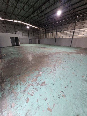 ให้เช่าโกดังย่าน  แสมดำ เขตบางขุนเทียนพื้นที่ใช้สอย  460 ตร.ม. มีออฟฟิศ 1 ห้อง และห้องพัก 1 ห้อง ซ.บางกระดี่ 