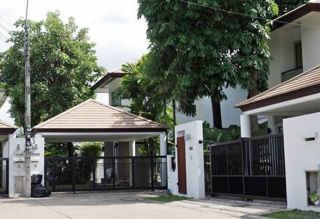 ให้เช่าบ้านเดี่ยวรีโนเวทใหม่ พร้อมอยู่ โครงการ ไพรเวท เนอวานา ลาดพร้าว 4 ห้องนอน 5ห้องน้ำใกล้ เซ็นทรัลอีสต์วิลล์