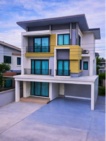 วัชรพล-สุขาภิบาล5 28-34 คฤหาสน์ 5นอน  แยกจตุโชติ บ้านเดี่ยว 3 ชั้น 4 น้ำ 50 ตร.ว. 200 ตร.ม. ให้เช่า สายไหม 1.3 กม.