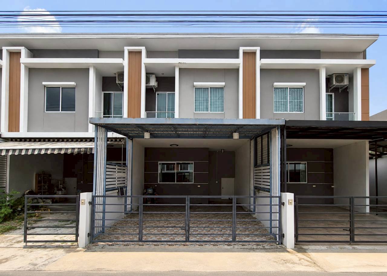 โครงการพลีโน่ ศรีนครินทร์ ซอยศรีด่าน 22  ถนนศรีนครินทร์ บางพลี สมุทรปราการ บ้านสภาพดี  คุ้มค่ากว่าหลายโครงการในทำเลเดียวกัน ของแถมจัดเต็ม