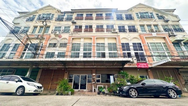 อาคารพาณิชย์ 4.5 ชั้น 2 คูหาตีทะลุ โครงการคาซ่ายูเรก้า - เพชรเกษม 63/4