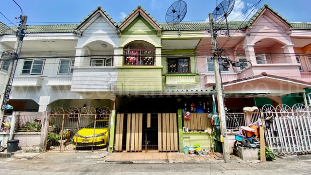 จองด่วน ทาวน์เฮ้าส์ หมู่บ้านบัวทองธานี ติดถนนกาญจนาภิเษก เดินทางสะดวก