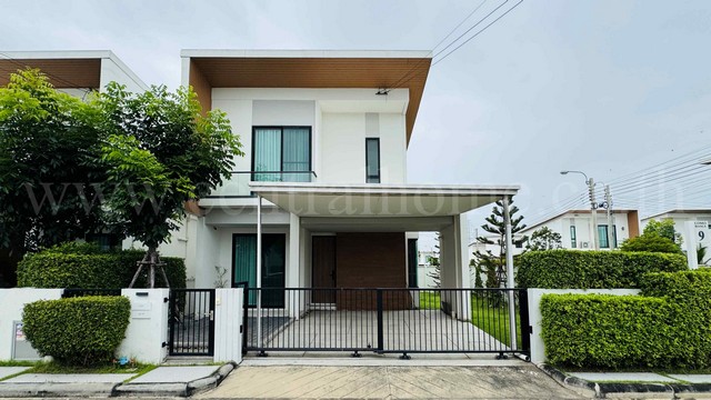 ลดราคาด่วน พิเศษ บ้านแฝด โคโม่ เบียงก้า บางนา หลังมุม ใกล้ เมกาบางนา
