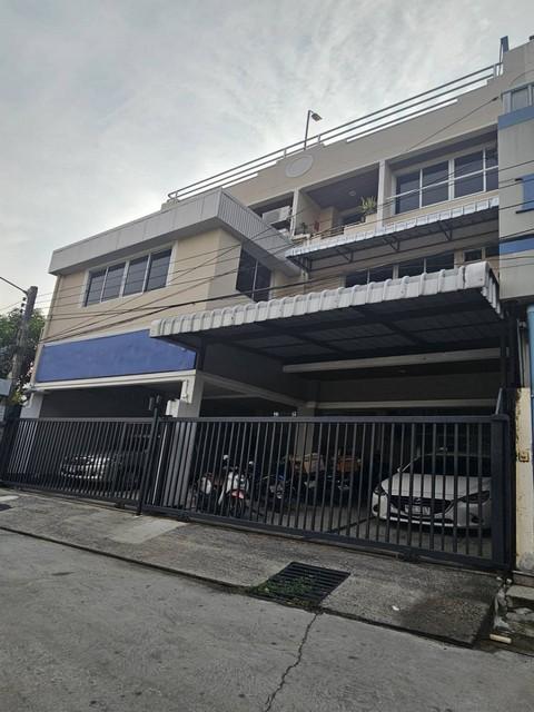 ขายโฮมออฟฟิศ 3 ชั้น 50 ตร.ว. ซอยบางนา-ตราด 21 ใกล้เซ็นทรัลบางนา