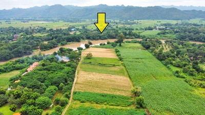 ขายที่ดินติดแม่น้ำ แควน้อย กาญจนบุรี 22 ไร่ บรรยากาศวิวดีมาก เหมาะสร้างบ้าน ทำการเกษตร ทำรีสอร์ท