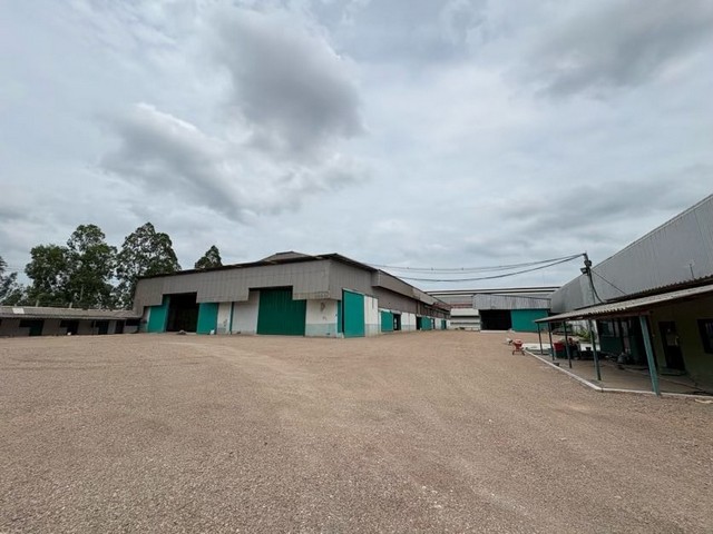 ให้เช่าโรงาน บางโทรัด ติดถนนพระราม 2 ที่ดิน 7.5 ไร่ พื้นที่โกดัง 4500 ตรม มีที่พักอาศัย เหมาะสำหรับทำโรงงาน ออฟฟิศ