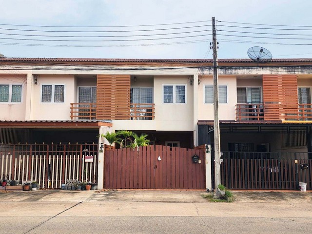 ขายทาวน์เฮ้าส์  หมู่บ้านสวนริม คลอง 2 ถนนมหาจักรพรรดิ์  ฉะเชิงเทรา