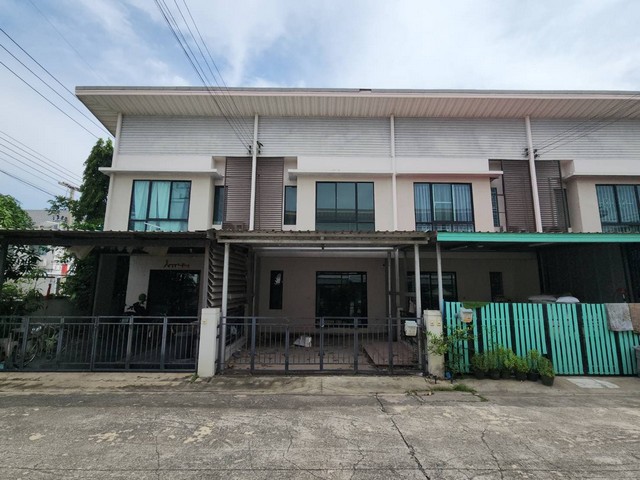 ขายทาวน์เฮ้าส์  หมู่บ้านโมดิ วิลล่า-ลาดกระบัง  ถนนเทพราช-ลาดกระบัง ฉะเชิงเทรา