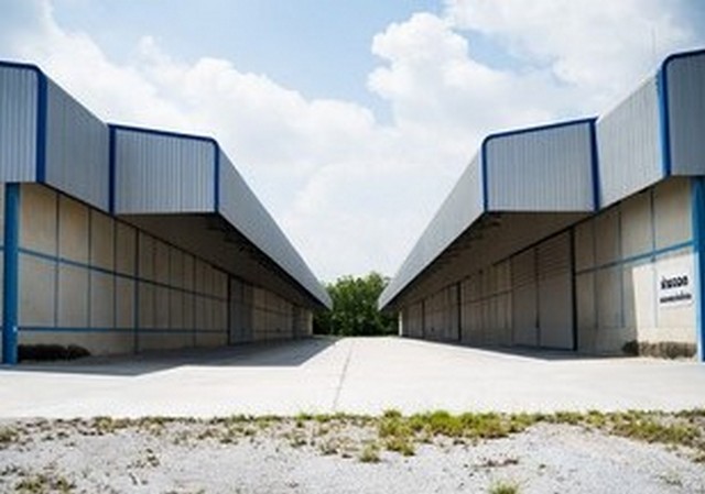 ให้เช่าโกดังหลายขนาดให้เลือก ตั้งแต่ 350 ตรม ถึง 7200 ตารางเมตร  อ.พระพุทธบาท จ.สระบุรี เทรลเอร์เข้าใด้