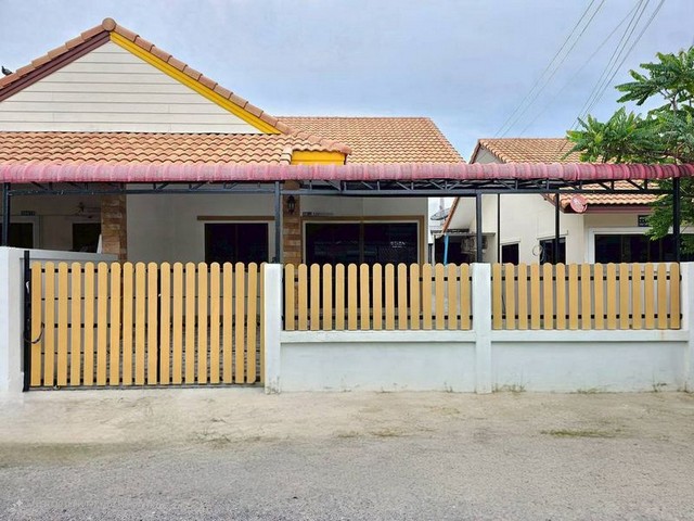 ขายบ้านแฝด หมู่บ้านคลาสสิค การ์เด้นโฮม หนองค้อ ศรีราชา ชลบุรี FP-H01798 