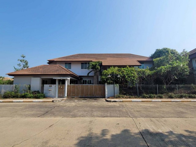 ขายบ้านเดี่ยว หมู่บ้านเลค การ์เด้นท์ ลากูน่า  ถนนทางหลวงชนบทฉะเชิงเทรา 3028 ฉะเชิงเทรา