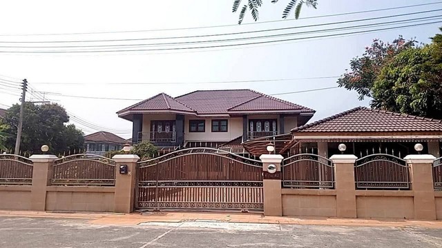 ขายบ้านเดี่ยวหลังใหญ่นาป่าชลบุรี  หมู่บ้านสุขประยูรพาร์คนาป่า  ขนาด 191 ตารางวา 