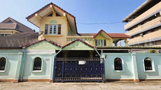 บ้านเดี่ยว หมู่บ้านสายันต์ 2 สามัคคี 49 ใกล้มหาวิทยาลัยธุรกิจบัณฑิตย์