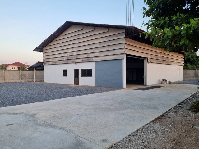  ให้เช่าโกดัง 400 ตารางเมตร บนที่ดิน 1 ไร่ถนนด้านหน้า10 มตร  อนามัยงามเจริญ