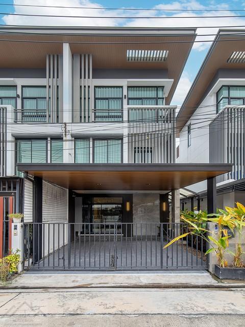 HR 9777 ให้เช่า ขายทาวน์โฮม 3 ชั้น 30 ตรว. หลังมุม Cozy ลาดพร้าว โชคชัย 4 ซอย 18 ติดโจ๊กกองปราบ ใกล้ทางด่วน, เลียบด่วน