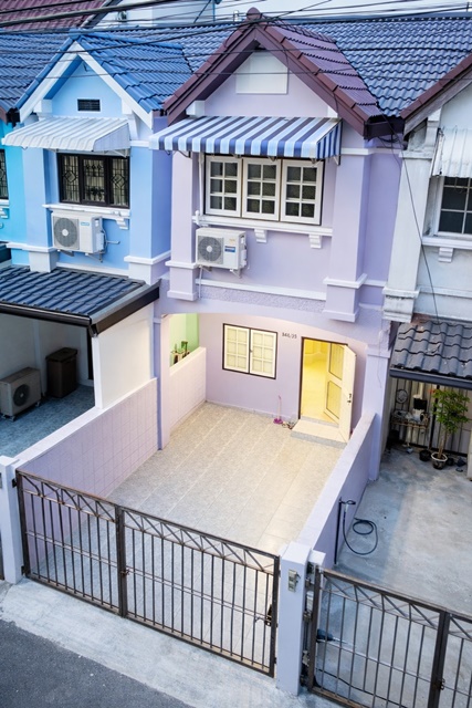  รพ.สิรินาถ บึงกุ่ม 800 ม. ลาดพร้าว 101 ทาวน์เฮาส์รีโนเวทใหม่ 2ชั้น 3นอน 2น้ำ 19ตร.วา. 152ตร.ม. แยกโพธิ์แก้ว 900ม.