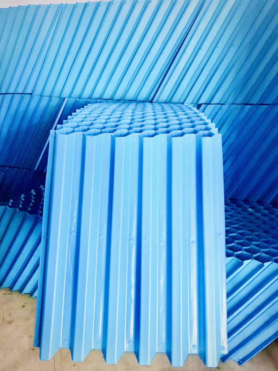 ขาย แผ่นช่วยตกตะกอนแบบ tube settler 086-3771698 เราเป็นโรงงานผู้ผลิต มาตรฐาน ISO วัสดุใหม่ อายุการใช้งานมากกว่า 10 ปี