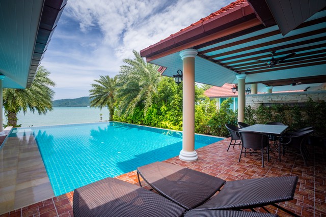 For Rent : Rawai, Private Pool Villa by the Beach, 3 Bedroom 2 Bathroom