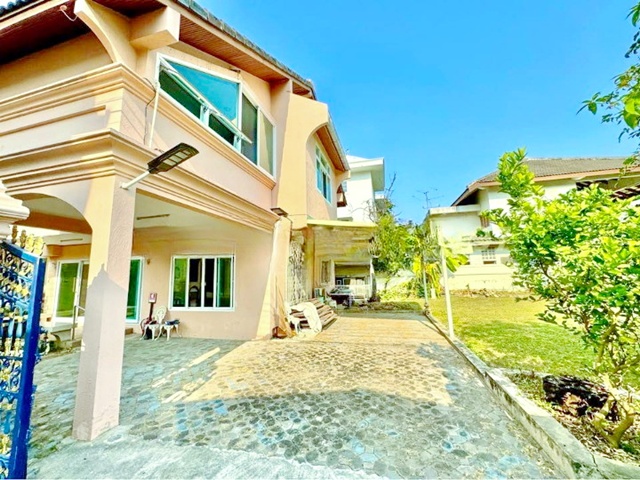 .บ้านเดี่ยวสุดหรู BTSเอกมัย พระราม 9 BTSทองหล่อ 2.49กม MRTเพชรบุรี 2.16กม. รักสัตว์ บ้านเดี่ยว 2 ชั้น 4 นอน 3 น้ำ ศูนย์วิจัย  50 ตร.ว.