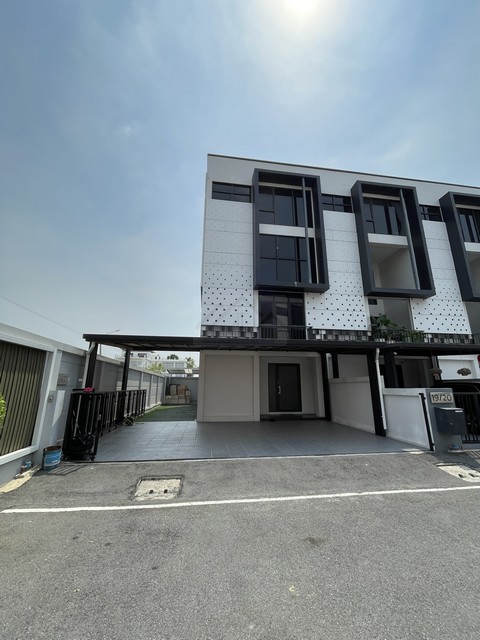 ให้เช่าโฮมออฟฟิศ 4 ชั้น 305 ตรม. The Harmoney รามอินทรา62 หลังมุม ทิศเหนือ ใกล้แฟชั่น ใกล้รถไฟฟ้าสายสีชมพู 