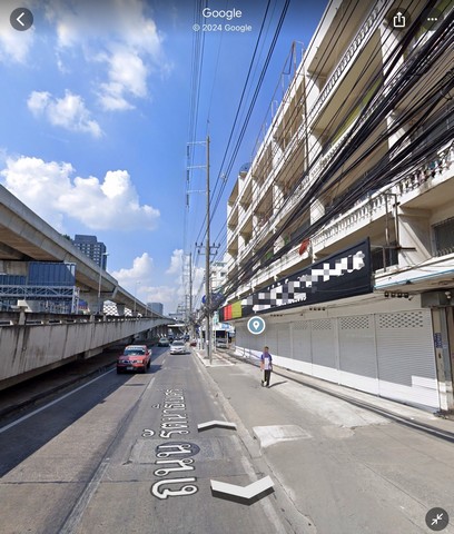 ให้เช่าตึกแถว 5 ห้อง ติดถนนรัตนาธิเบศร์ ใกล้ MRT ศูนย์ราชการนนทบุรี (ให้เช่าเฉพาะชั้นล่าง)