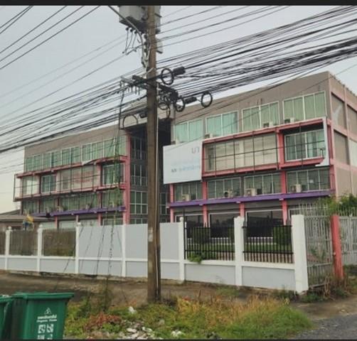 ให้เช่าโกดัง 3300 ตร.ม. ถนนสุวินทวงศ์ รถใหญ่เข้าใด้ เขตหนองจอก ( แยกเช่าใด้ )