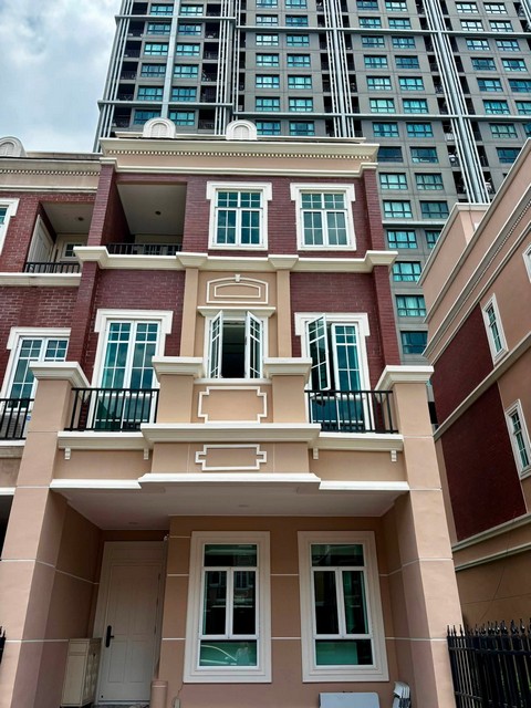 ให้เช่าทาวน์โฮม 4 ชั้นแปลงมุม 4 ห้องนอน การ์เด้น สแควร์ สุขุมวิท 77 Garden Square Sukhumvit 77 ติดนานาชาติ Bangkok Prep ใกล้ BTS อ่อนนุช