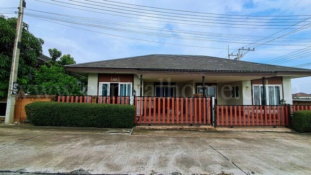บ้านแฝดชั้นเดียว ม.อภิลาภแลนด์ นิคมพัฒนา สภาพดีพร้อมอยู่ถูกสุดในโครงการ