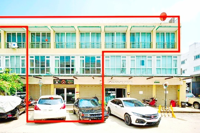 โชว์รูม อาคารให้เช่า มีลิฟต์ ชั้น1-3 ใกล้แม็คโคร คลองหลวง 400ม. ตลาดไอยรา 600ม. 3 นอน 5 น้ำ ใกล้แม็คโคร อาคาร 4 ชั้น ตลาดไท 900 ม.