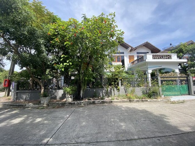 ขาย บ้านเดี่ยว 2 ชั้น หมู่บ้านบางนา วิลล่า (Bangna Villa) ซ.บางนา-ตราด 39 ใกล้ เมกาบางนา เนื้อที่ 93.5 ตรว. พื้นที่ใช้สอย 375 ตรม. 