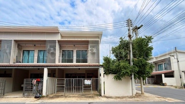 ทาวน์เฮ้าส์ รัชธานี 11 รังสิต คลอง 11 ธัญบุรี ปทุมธานี  (หลังมุม)