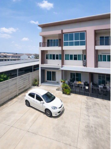 รร.รัตนโกสินทร์สมโภชบางเขน 1.6 กม.สุขาภิบาล5 แยกวัชรพล 1.3 กม.หลังมุมาวน์โฮม 3ชั้น 3 นอน 4 น้ำ ขนาด 31ตร.ว. 200 ตร.ม วิวสวน