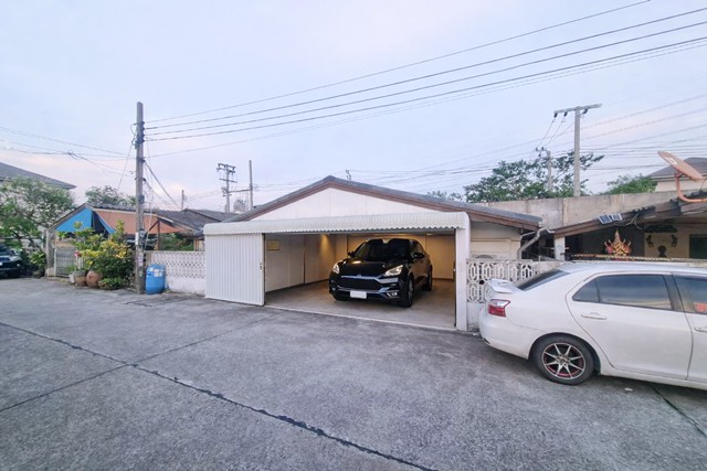 บางนา-ตราด51-55  ใหม่ ใกล้โลตัส บางนา 900 ม. เมกาบางน 1กม. 3นอน 2น้ำ บ้านเดี่ยว 50 ตร.ว. พร้อมแอร์ใหม่ 3 ตัว ทำเลบางนา-ตราด กม.8 