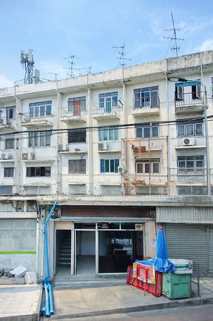 แยกคลองตัน 800 ม. ApLรามคำแหง 1.5 กม.อาคารพาณิชย์ 4 ชั้น ติดถนนพัฒนาการ 4นอน 4น้ำ 19 ตร.ว. 300 ตร.ม.ทางด่วนศรีรัช 900 ม. 